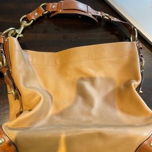 Great condition Coach bag.